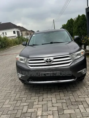 Toyota Highlander Limited 2012 Gray