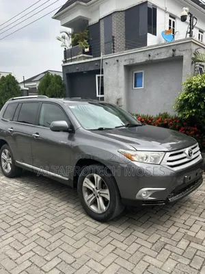 Toyota Highlander Limited 2012 Gray