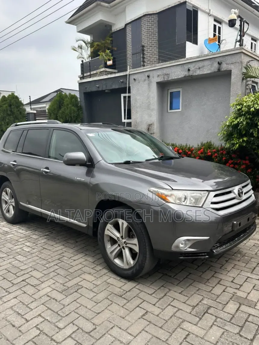 Toyota Highlander Limited 2012 Gray
