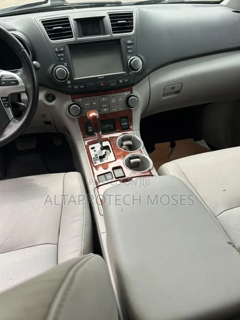 Toyota Highlander Limited 2012 Gray