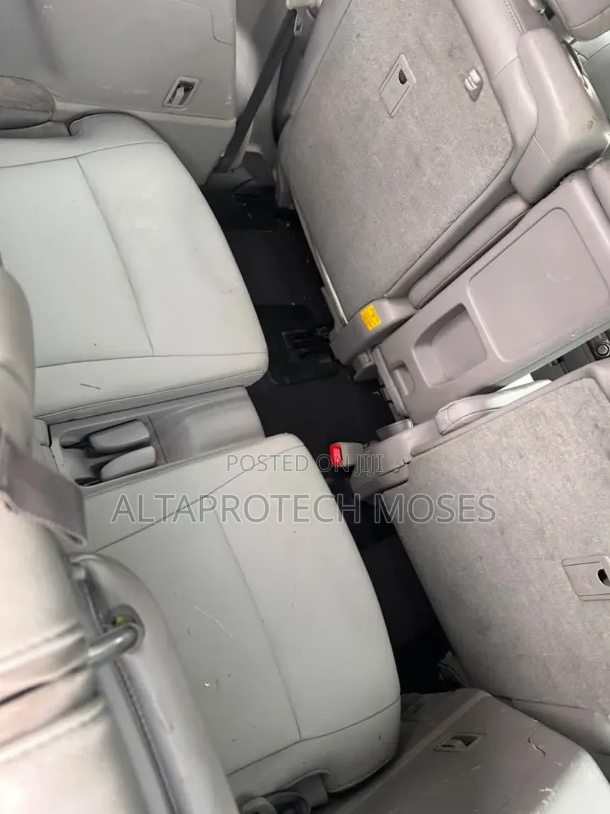 Toyota Highlander Limited 2012 Gray