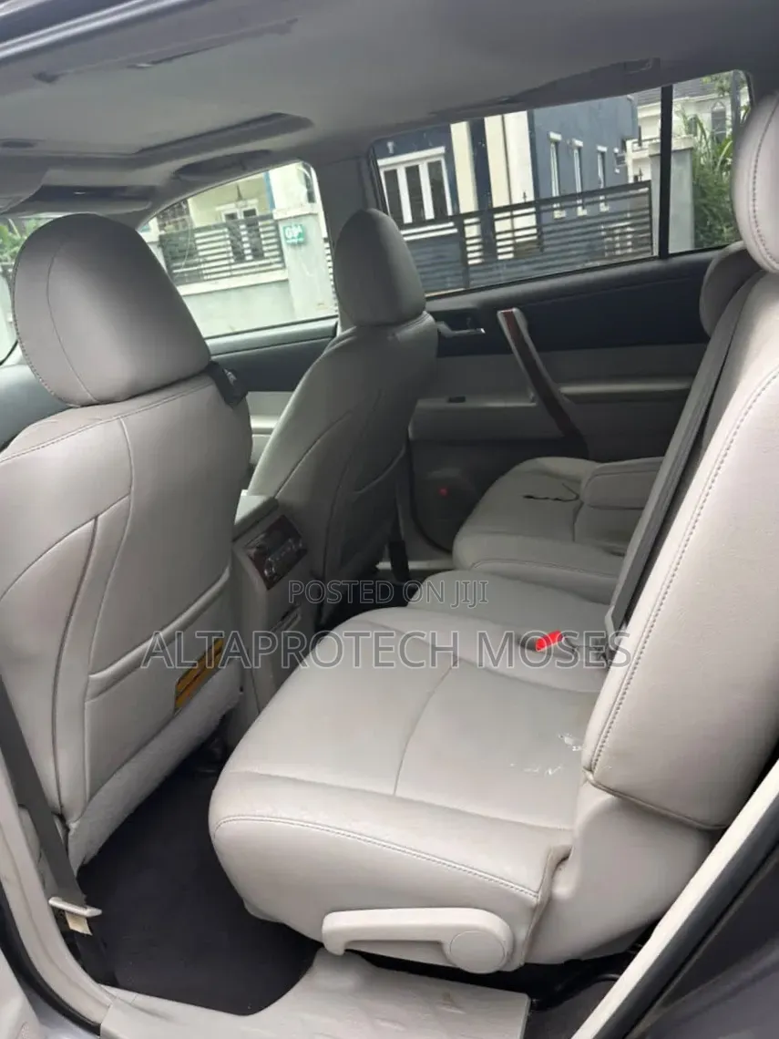 Toyota Highlander Limited 2012 Gray