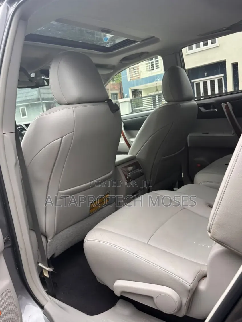 Toyota Highlander Limited 2012 Gray