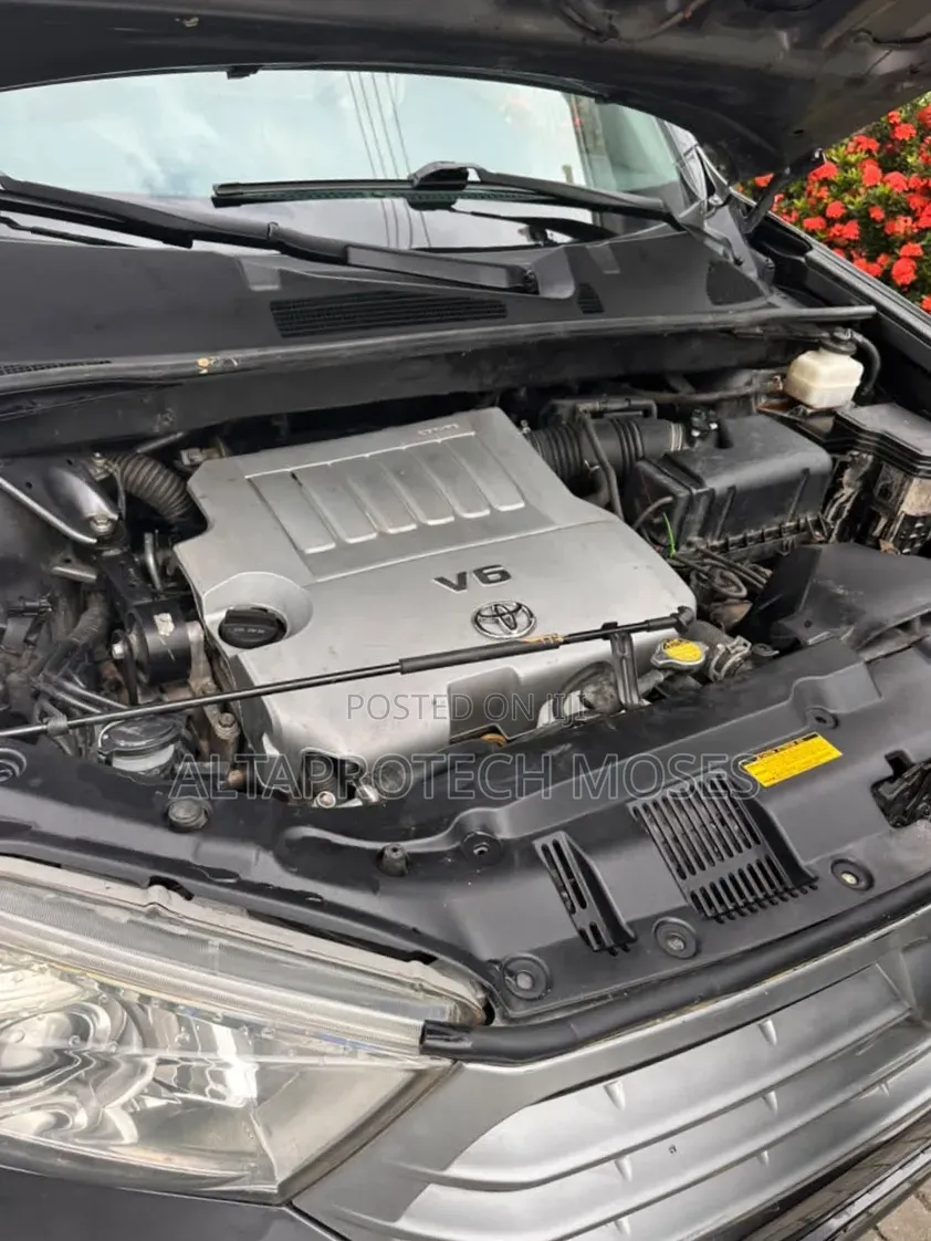 Toyota Highlander Limited 2012 Gray