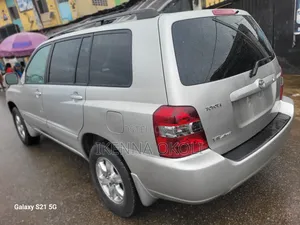 Toyota Highlander 2004 Silver