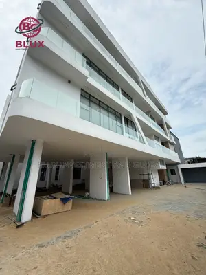 2bdrm Apartment in Lekki Phase 1 for sale