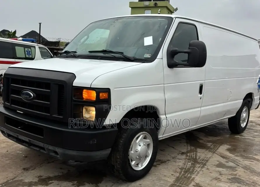 Ford E-150 2012 White