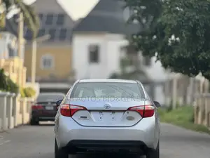 Toyota Corolla 2015 Silver