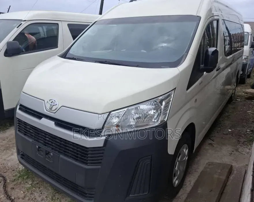 Toyota HiAce 2022 White