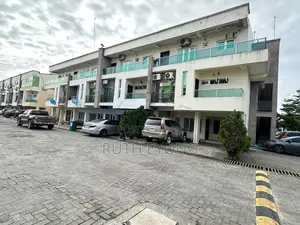 4bdrm Townhouse/Terrace in Lekki Paradise, Chevron for sale