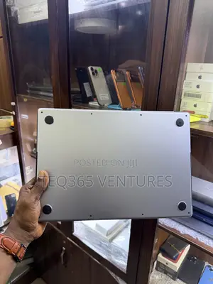 Laptop Apple MacBook Pro 2021 M1 32GB Apple M1 Pro SSD 512GB
