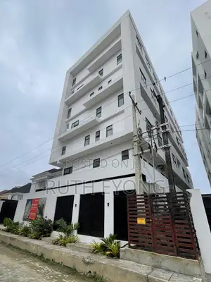 3bdrm Maisonette in Lekki Phase 1 Lagos for sale