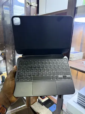 iPad Pro M5 Magic Keyboard