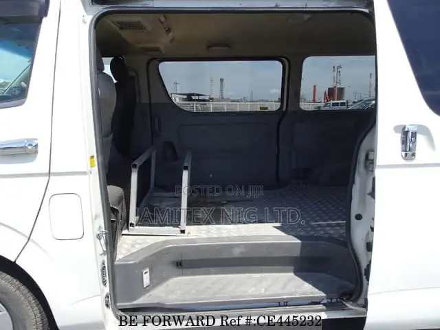 Toyota HiAce 2009 White