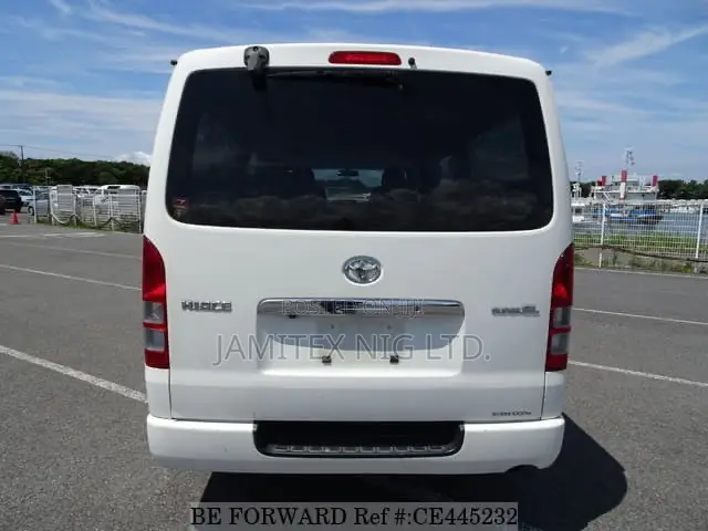 Toyota HiAce 2009 White