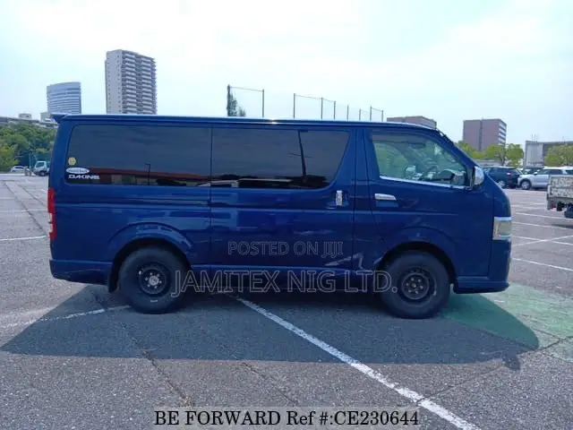 Toyota HiAce 2010 Blue