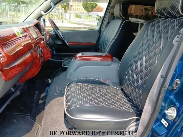 Toyota HiAce 2010 Blue