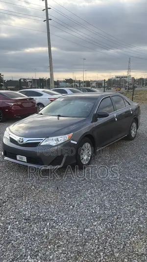 Toyota Camry LE 4dr Sedan (2.5L 4cyl 6A) 2012 Gray