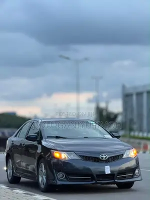 Toyota Camry SE 4dr Sedan (2.5L 4cyl 6A) 2014 Black