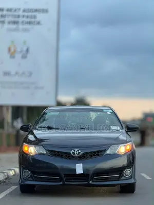 Toyota Camry SE 4dr Sedan (2.5L 4cyl 6A) 2014 Black