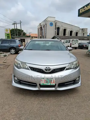 Toyota Camry SE Sport 4dr Sedan (2.5L 4cyl 6A) 2014 Silver