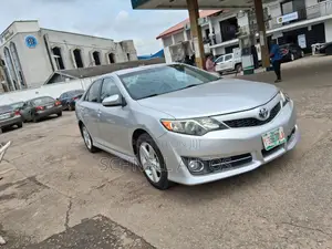 Toyota Camry SE Sport 4dr Sedan (2.5L 4cyl 6A) 2014 Silver