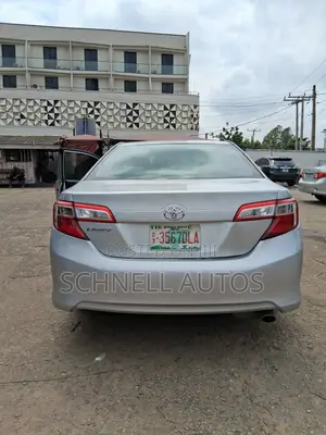 Toyota Camry SE Sport 4dr Sedan (2.5L 4cyl 6A) 2014 Silver