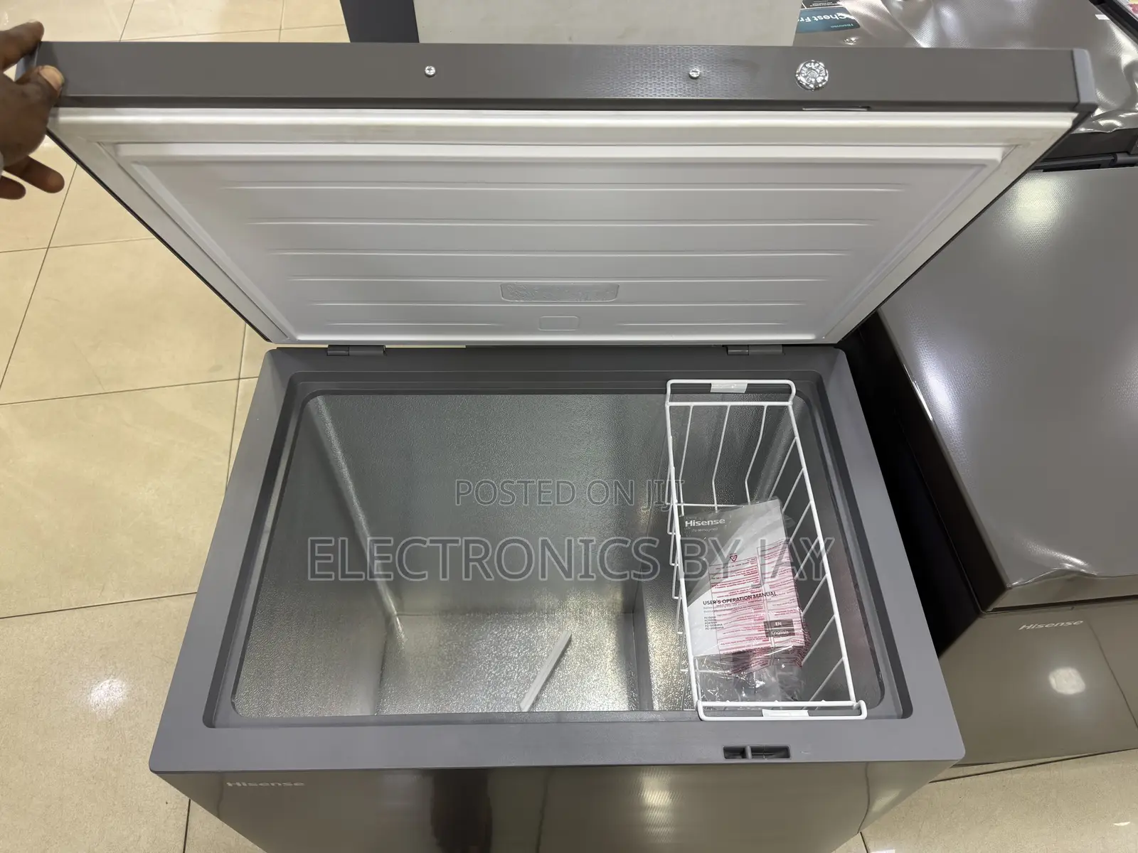 Hisense Freezer 270 (200litre)