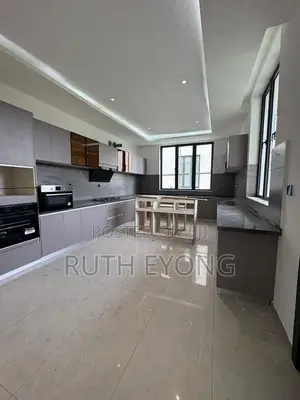 5bdrm Duplex in Banana Island for sale