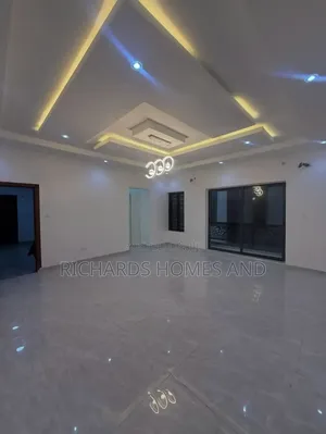 2bdrm Apartment in Lekki Phase 1 for rent