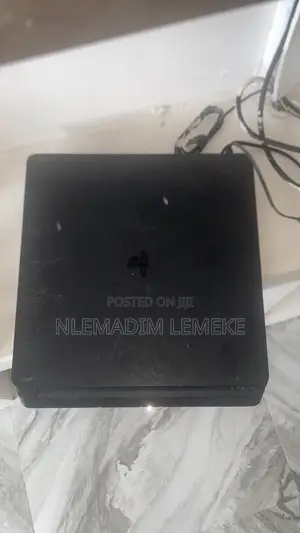 PlayStation 4 Slim