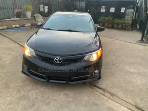 Toyota Camry SE 4dr Sedan (2.5L 4cyl 6A) 2014 Black