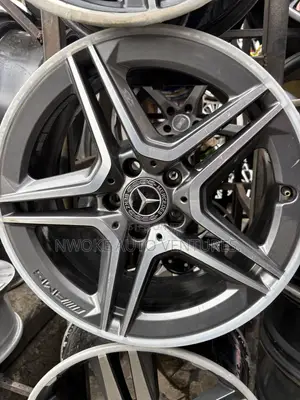 18 Inches for Mercedes Benz AMG C300 2025 Model