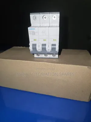 Siemens | 5sy4316-8 | 3 Poles Circuit Breaker 16 a 230 V, 400 v 3