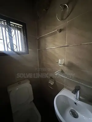 2bdrm Block of Flats in Guzape District for rent