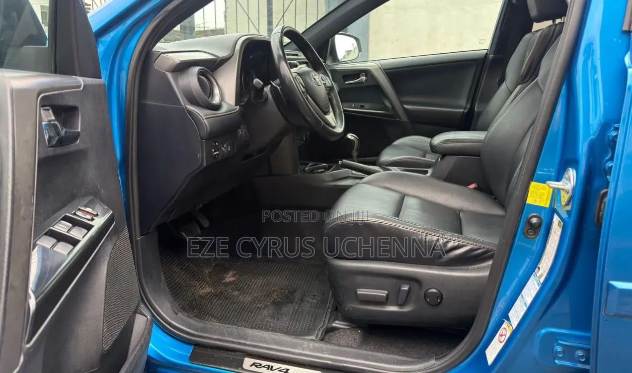 Toyota RAV4 2017 Blue