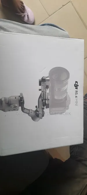 DJI RS 4 Mini Compact and Lightweight 3-Axis Camera Gimbal Stabilizer