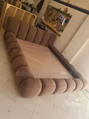 Unique Queen-Size Bedstand