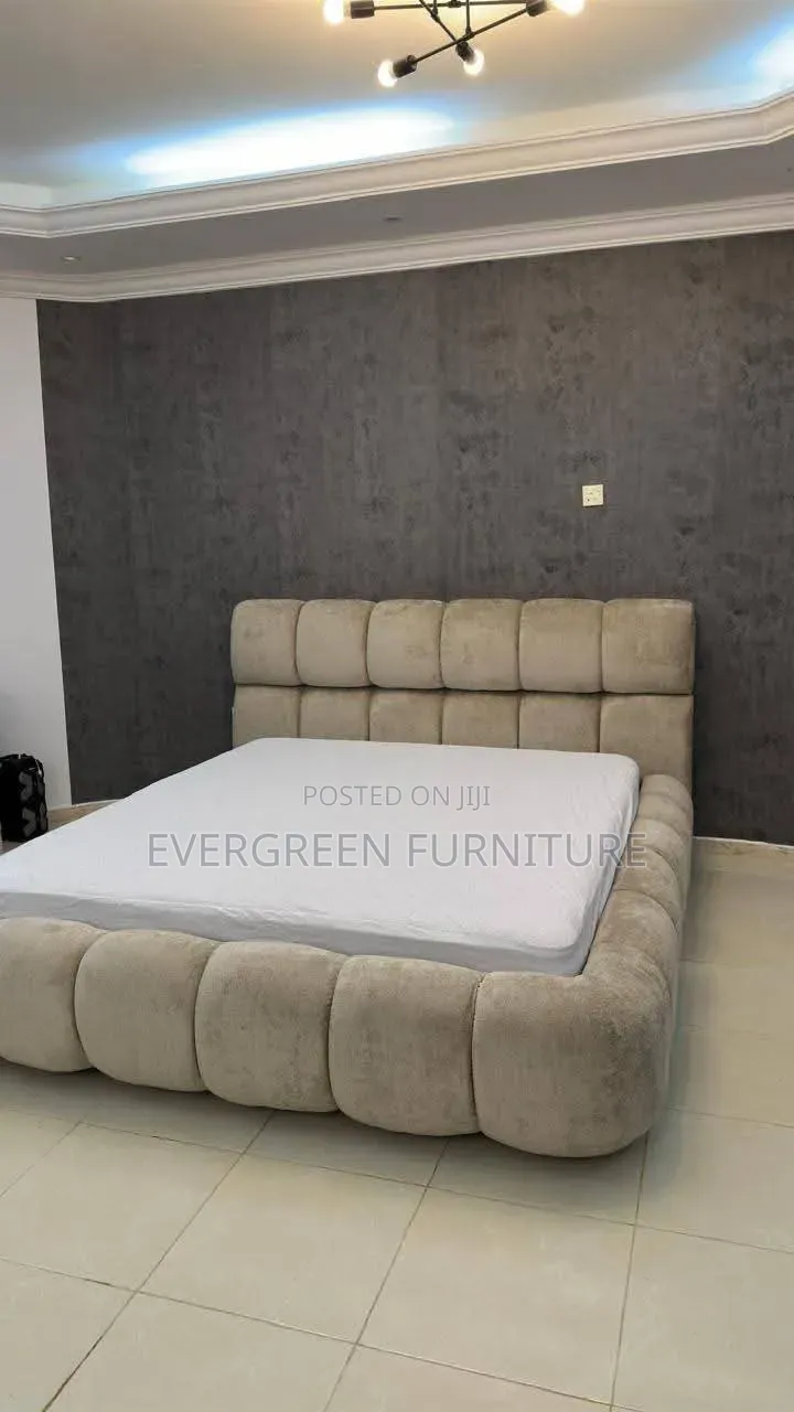 Unique Queen-Size Bedstand