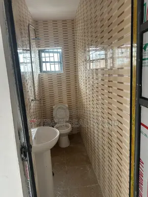 1bdrm Apartment in Alarere, Agodi for rent
