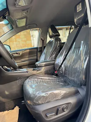 Toyota RAV4 XLE AWD 2024 White