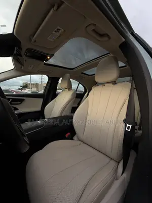 Mercedes-Benz E350 2024 Green