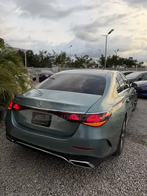 Mercedes-Benz E350 2024 Green