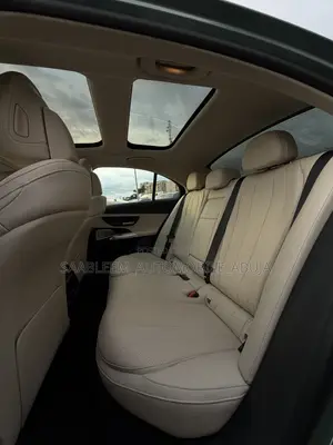 Mercedes-Benz E350 2024 Green