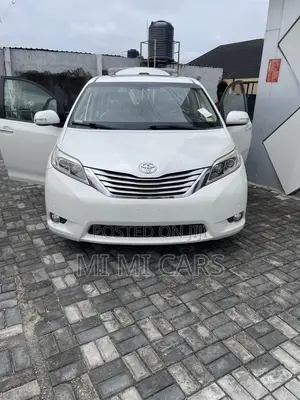 Toyota Sienna 2015 White