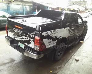 Toyota Hilux 2018 Black