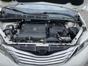 Toyota Sienna 2015 White