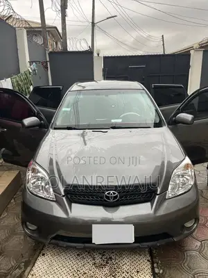 Toyota Matrix Hatchback FWD (1.8L 4cyl 5M) 2008 Gray
