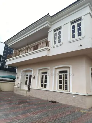 5bdrm Duplex in Ikota for rent