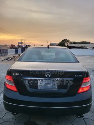 Mercedes-Benz C300 2011 Black